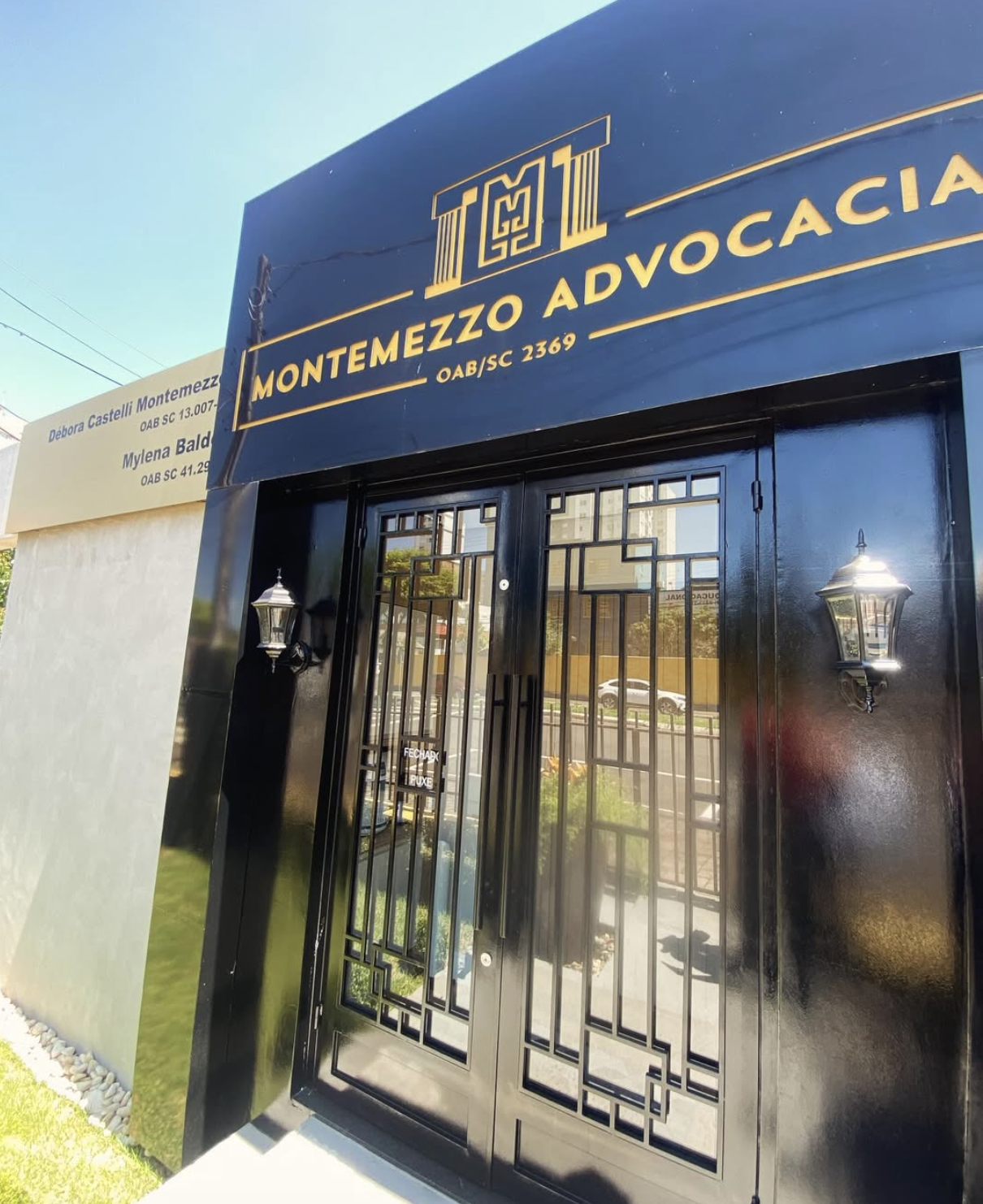 Fachada do escritório Montemezzo Advocacia em Chapecó